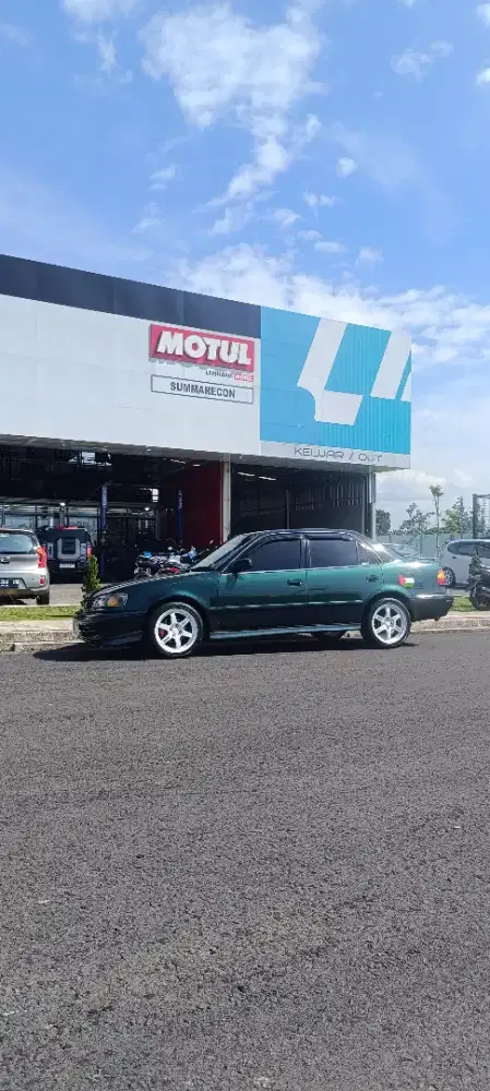 Toyota Corolla seg 1.8 M/T tahun 1999 warna hijau