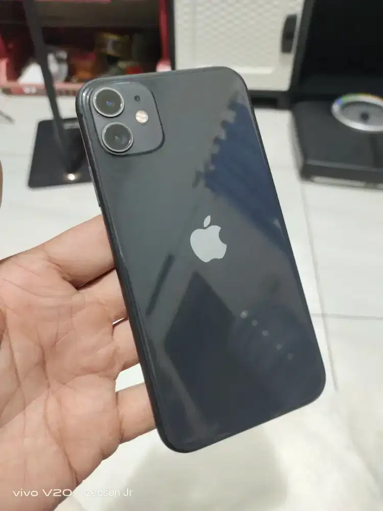iPhone 11 64GB All Operator BH 71% HP Only, F.id On, Tt On, Layar Ori