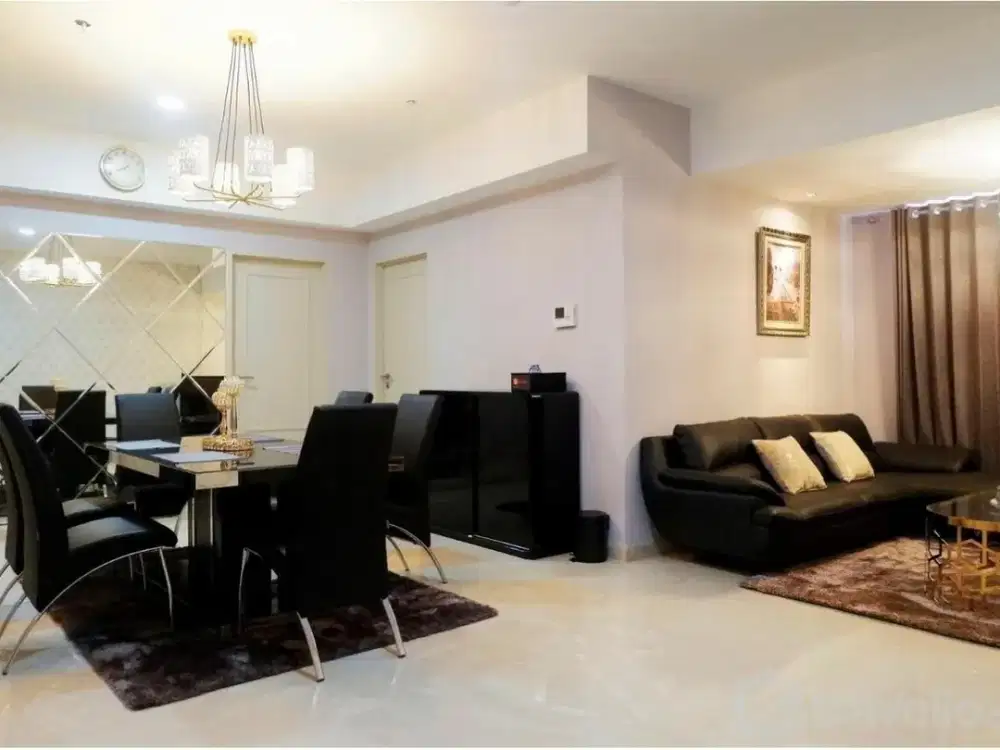 Apartemen The Peak 3 BR + Private Lift Full Furnish Hadap Utara
