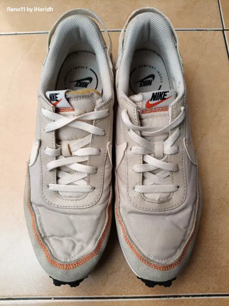 Sepatu Nike waffle debut