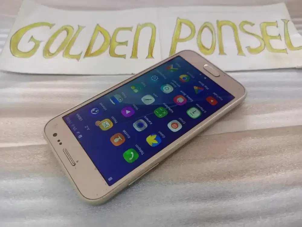 Samsung J2 Gold 4G.Ram1Gb/8Gb-Golden Ponsel