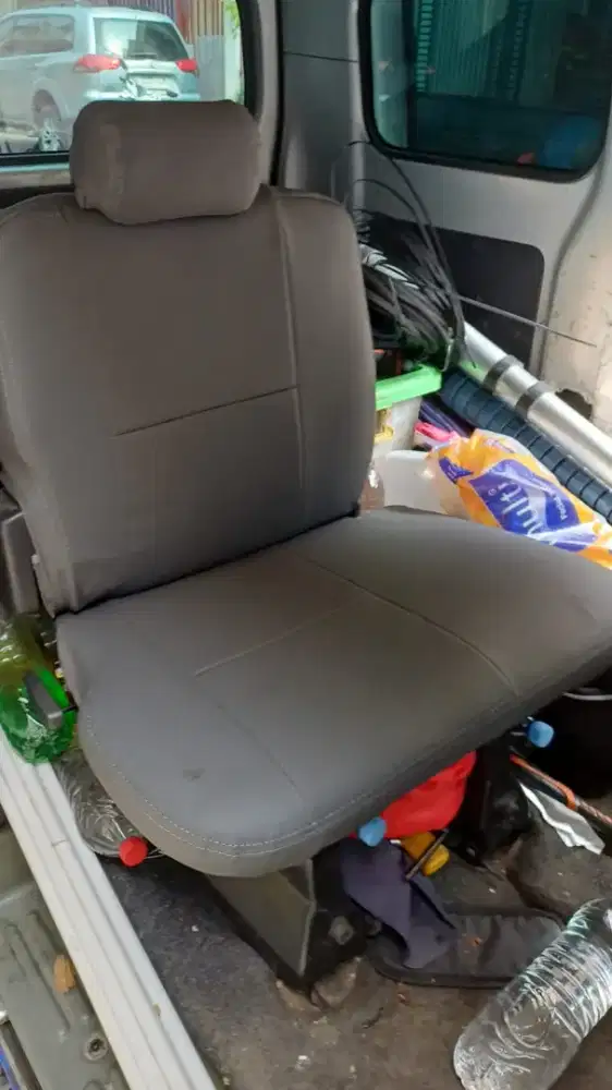 Dicari Karyawan Tetap Untuk Pasang Sarung Jok Mobil dan Karpet Dasar