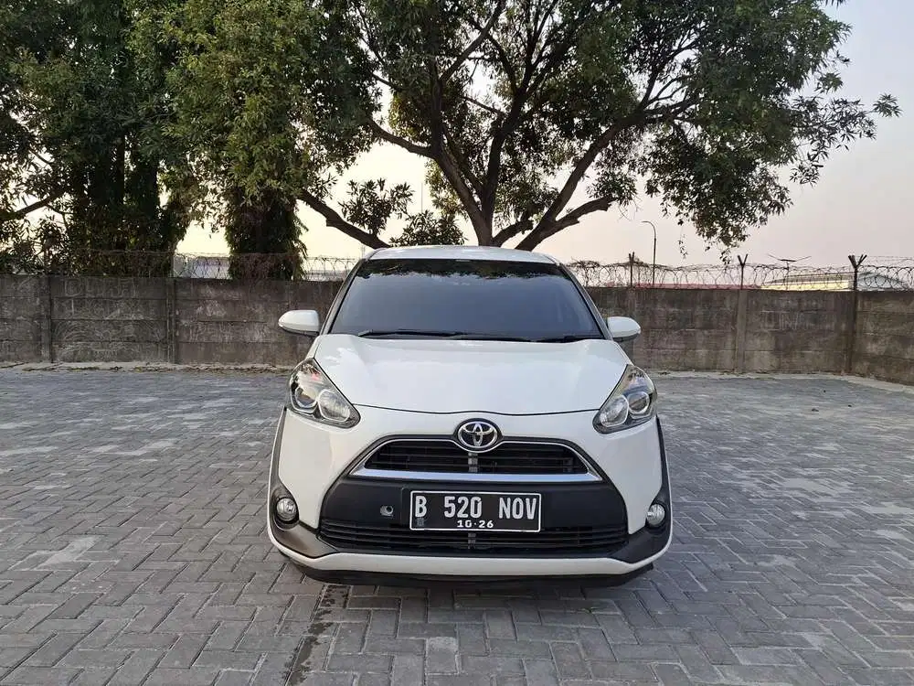 [MURAH] Toyota Sienta V AT 2016, Putih