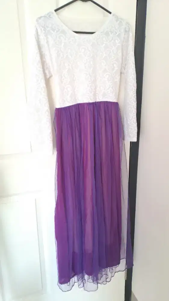 Dress brukat wanita