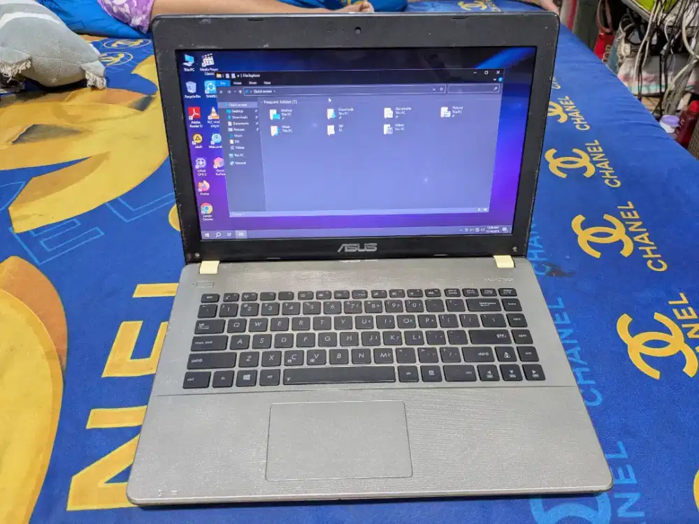 Laptop Asus X451C Core I3 Ram 4 Normalan Tinggal Pake