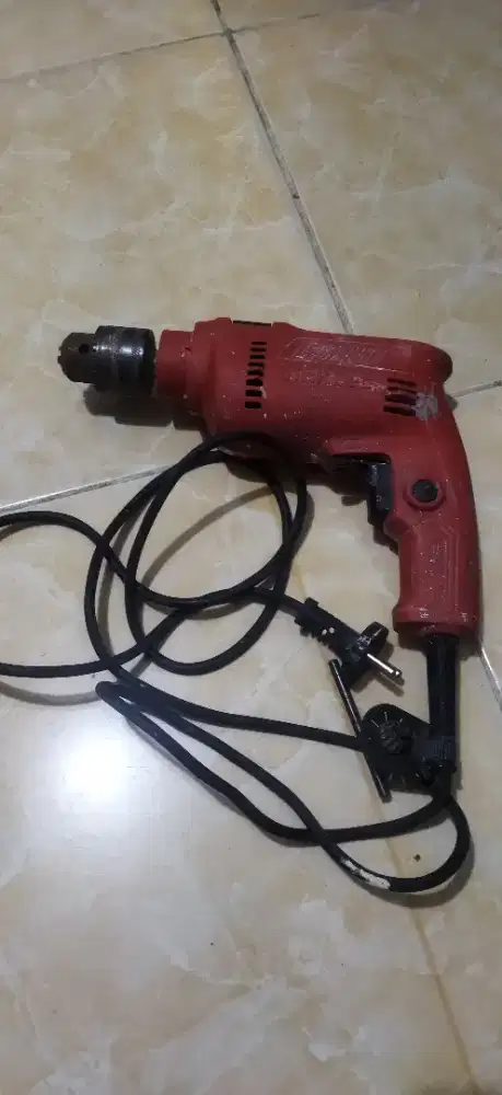 Bor maktec MT80B