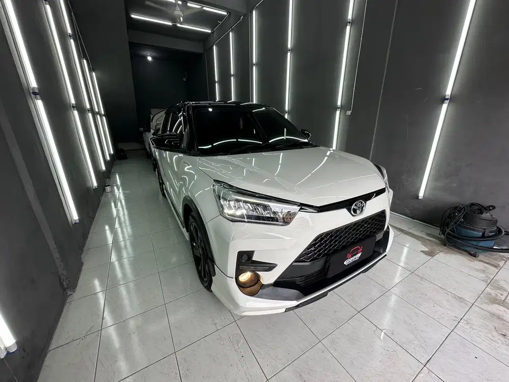 [ODO 3x.xxx] TOYOTA RAIZE 1.0 TURBO GR MATIC TWO TONE 2022 PUTIH