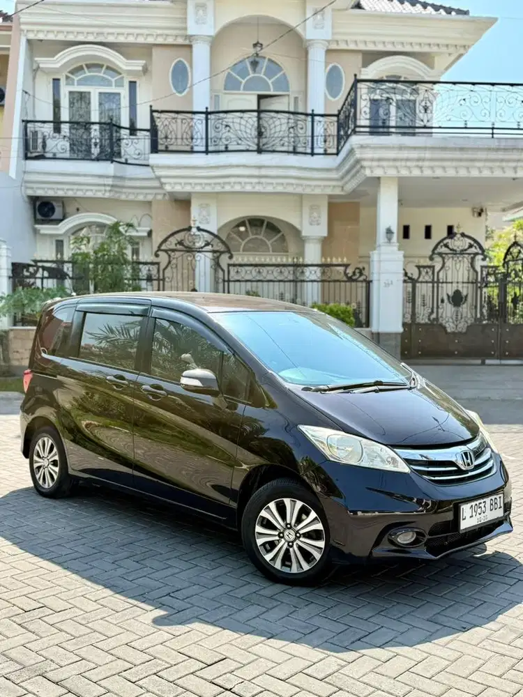 Honda Freed E PSD 2012 Facelift Automatic Istimewa Like New