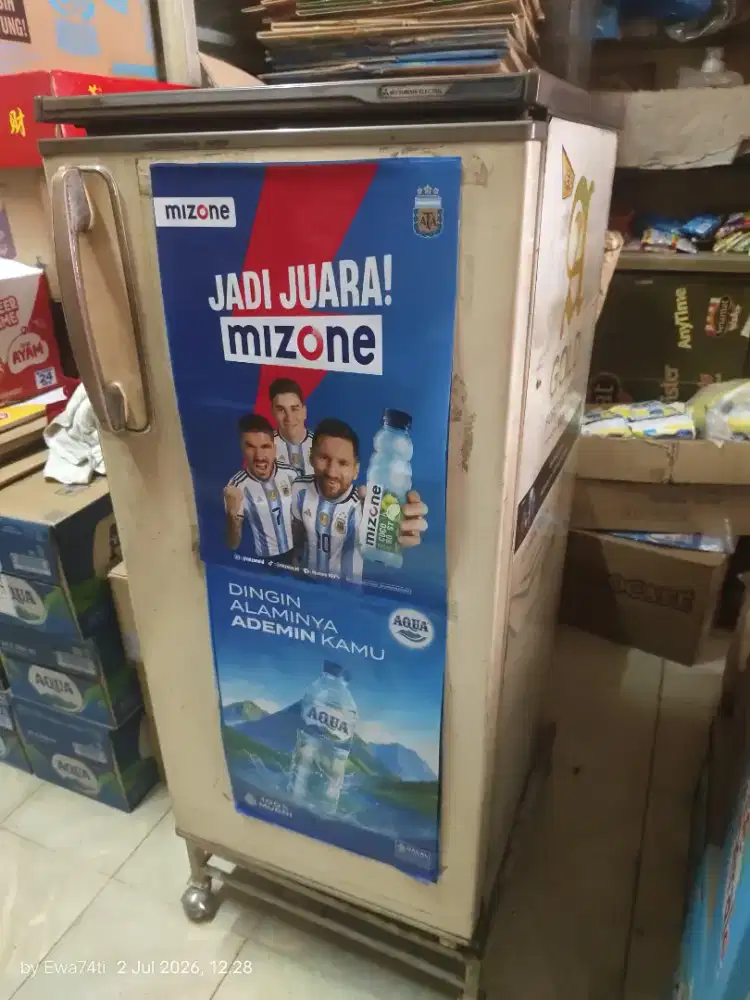 Freezer es batu bekas murah