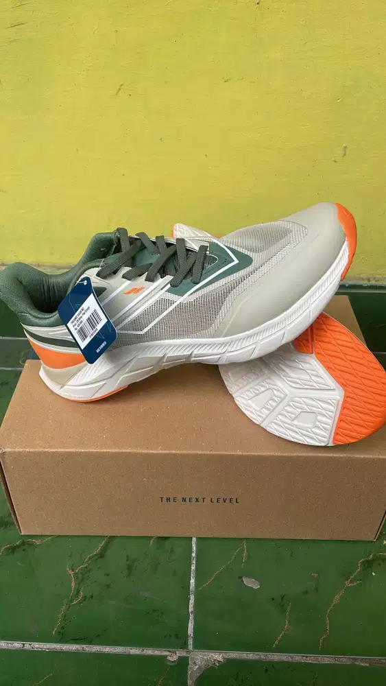 Sepatu running Mills Treximo Saga M3