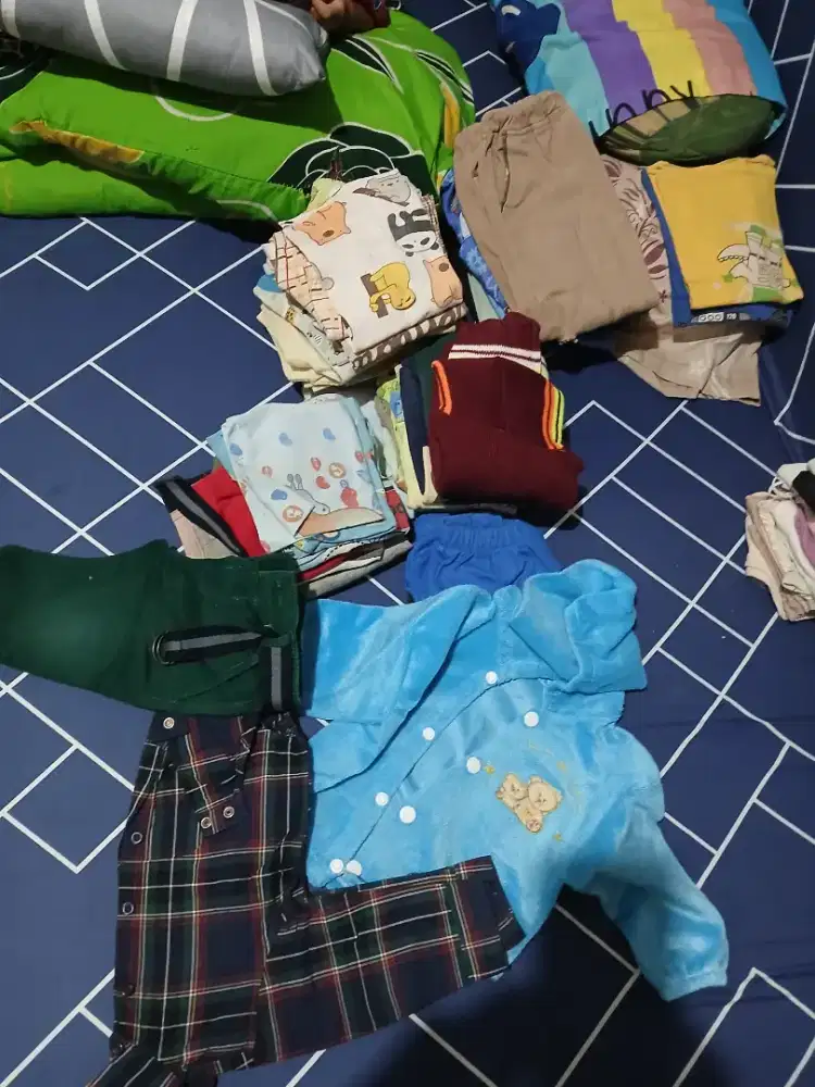 Baju bekas bayi satu tahun dan anak 4/5 tahun