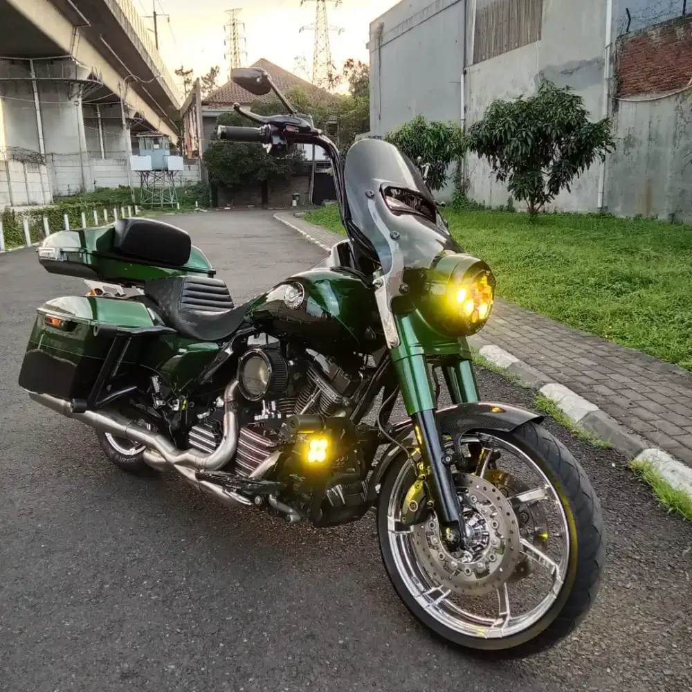 Harley Davidson Roadking CVO Screamin Eagle Rushmore 2014