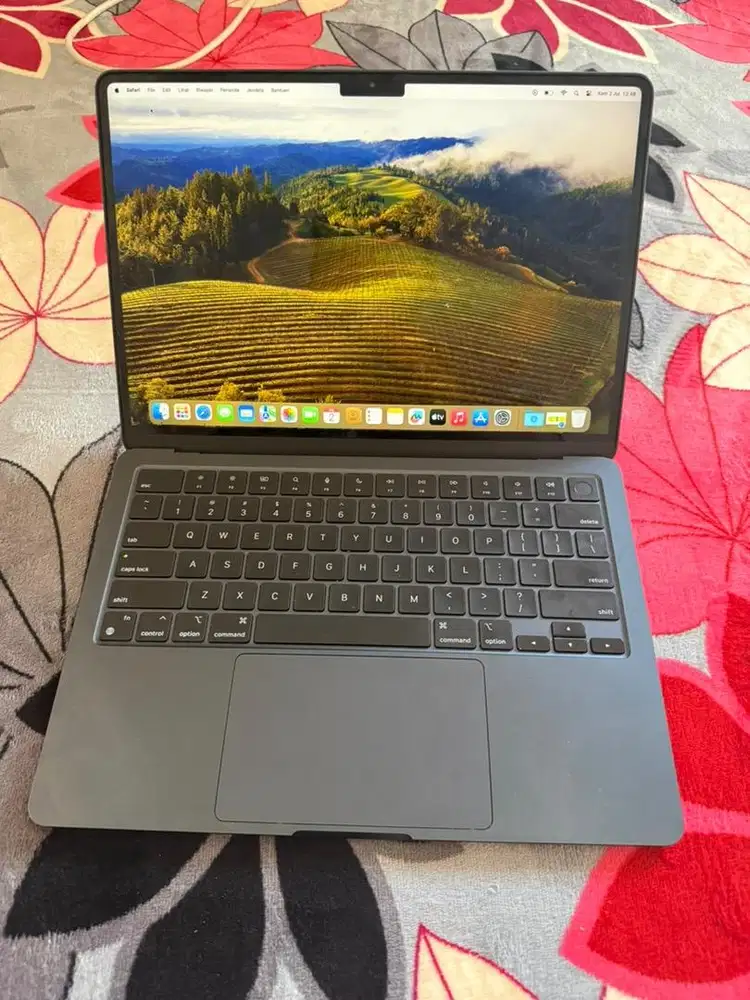 Macbook Air M2 2022 8/256 ibox
