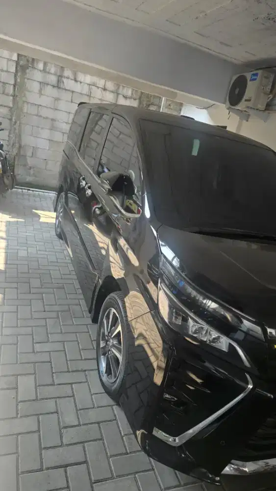 Voxy 2021 hitam aniv 70th edition