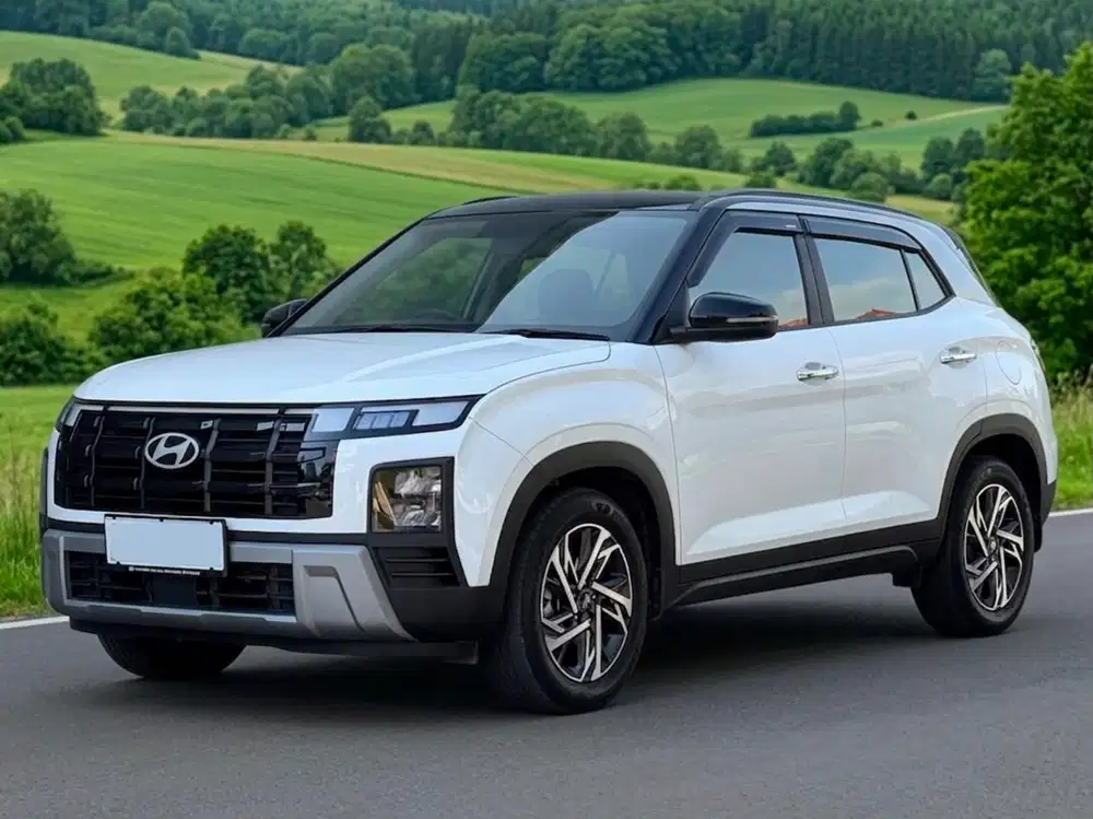 Hyundai Creta 1.5 prime two tone At 2025 km +/- 16.000