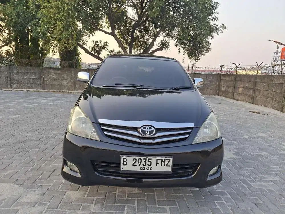 [MURAH] Toyota Innova V Bensin AT 2010, Hitam