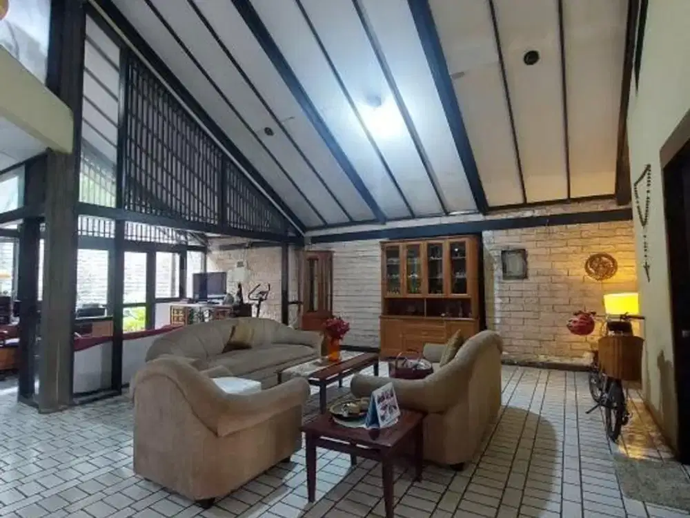 Rumah 1 Lantai Nyaman Dan Asri Lokasi Strategis Di Jakarta Selatan
