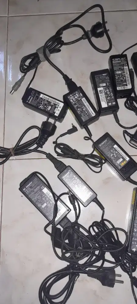 Adaptor Charger Laptop