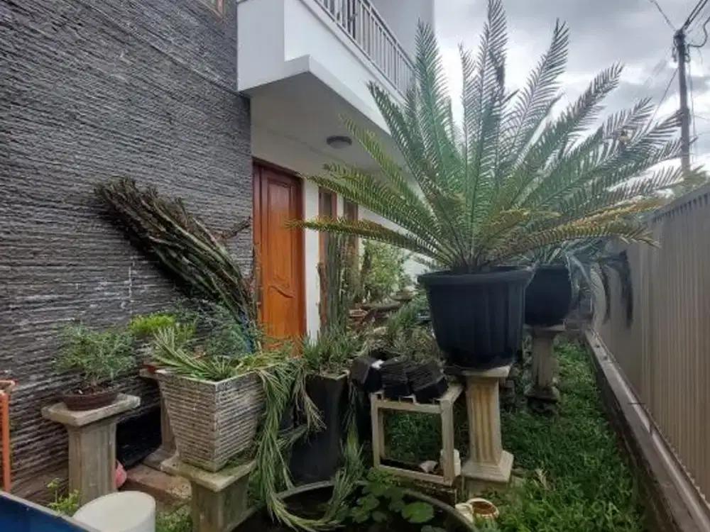 Rumah Bagus 2 Lantai Lokasi Strategis Dalam Komplek Di Bintaro