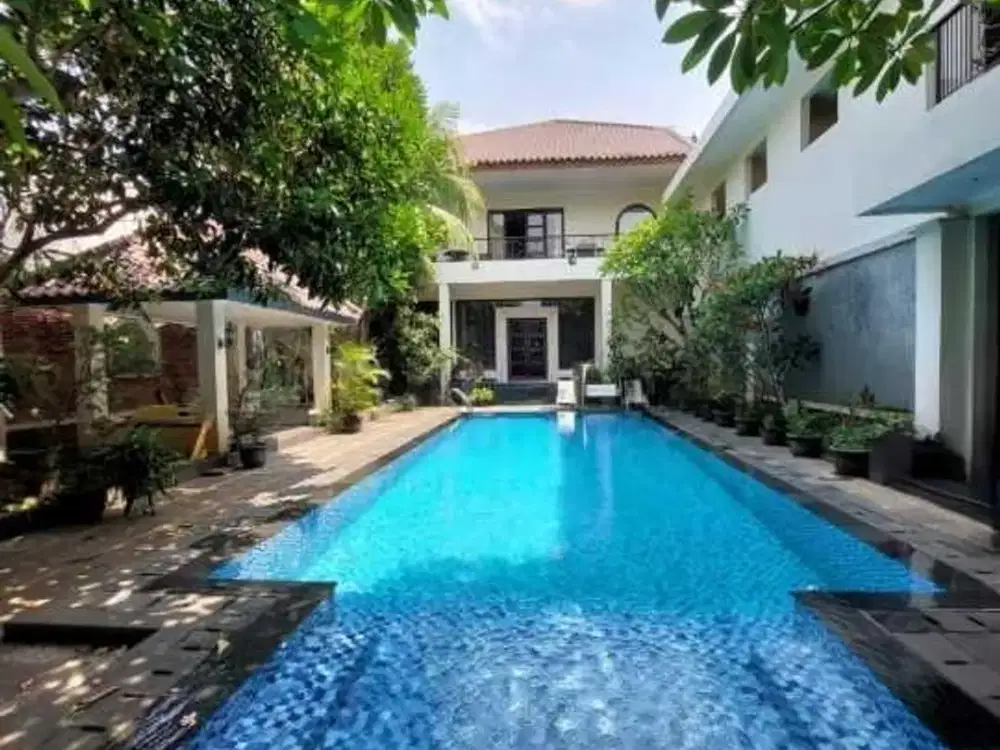 Dijual Rumah Mewah Siap Huni Dengan Kolam Renang di Villa Cinere Mas