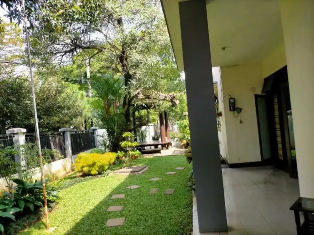 Dijual Rumah Bagus Hook Dalam Komplek Siap Huni di Cinere