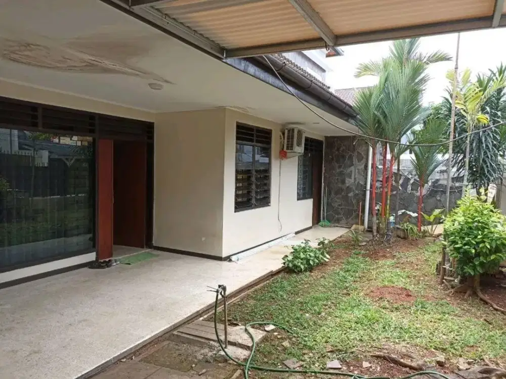 Dijual Rumah 2 Lantai Mezanine Lokasi Strategis Di Kebayoran Baru