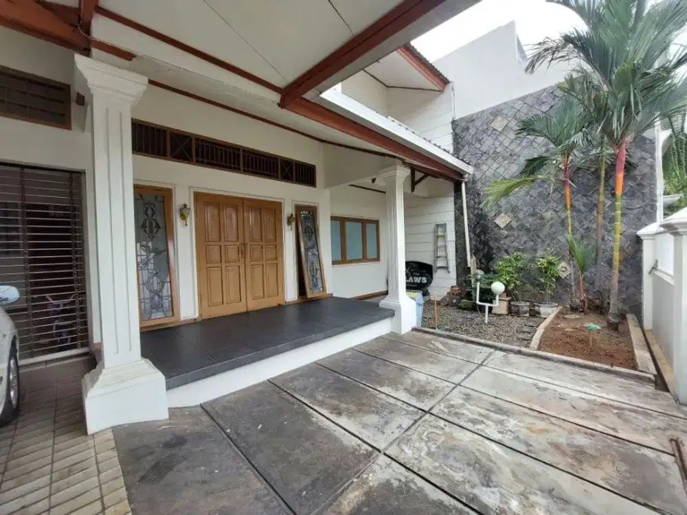 Rumah Bagus 2 Lantai Dlm Komplek Nyaman Dan Asri Di Jatiwaringin