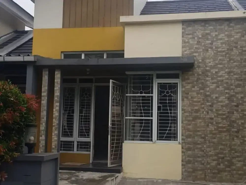 Dijual Rumah Bagus Siap Huni Luas 105 m2 SHM Metland Transyogi Cibubur