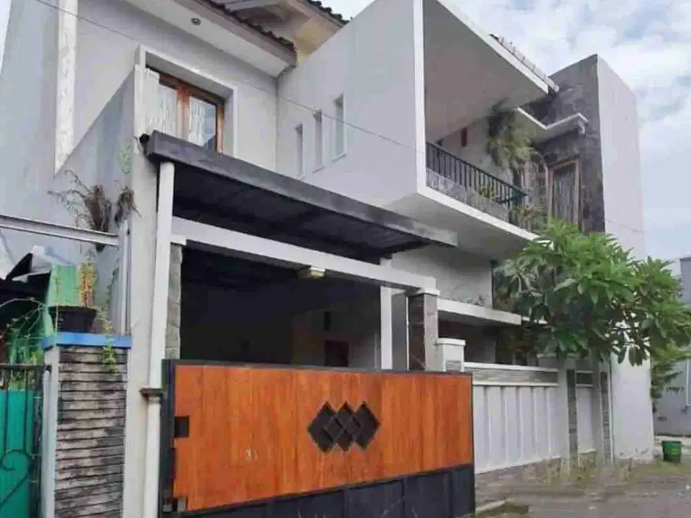 Rumah Cantik 2 lt di Sumber Banjarsari Solo dekat Manahan