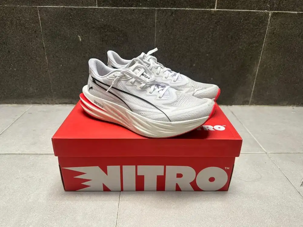 PUMA Deviate Pure Nitro size 43 / US 10