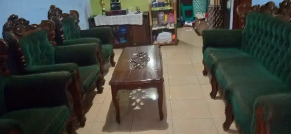 Sofa jati ukiran kayu. Busa empuk