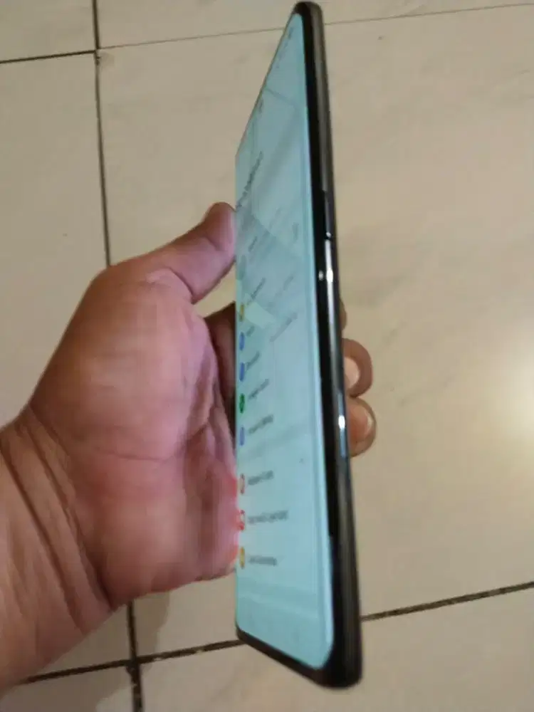 Oppo Reno 8T 5G layar lengkung