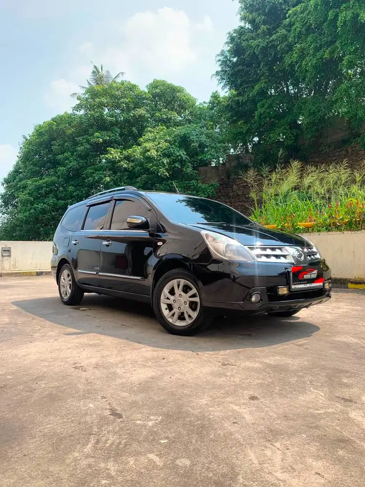 Nissan Grand Livina XV Ultimate 2012