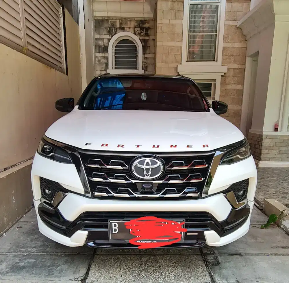 Fortuner Putih Th 2022  2.8 GR Sport Diesel AT