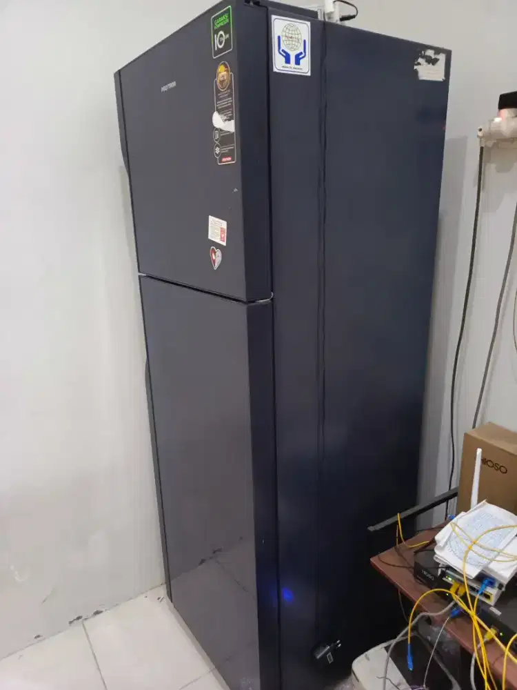 KULKAS POLYTRON 2 PINTU KONDISI RUSAK
