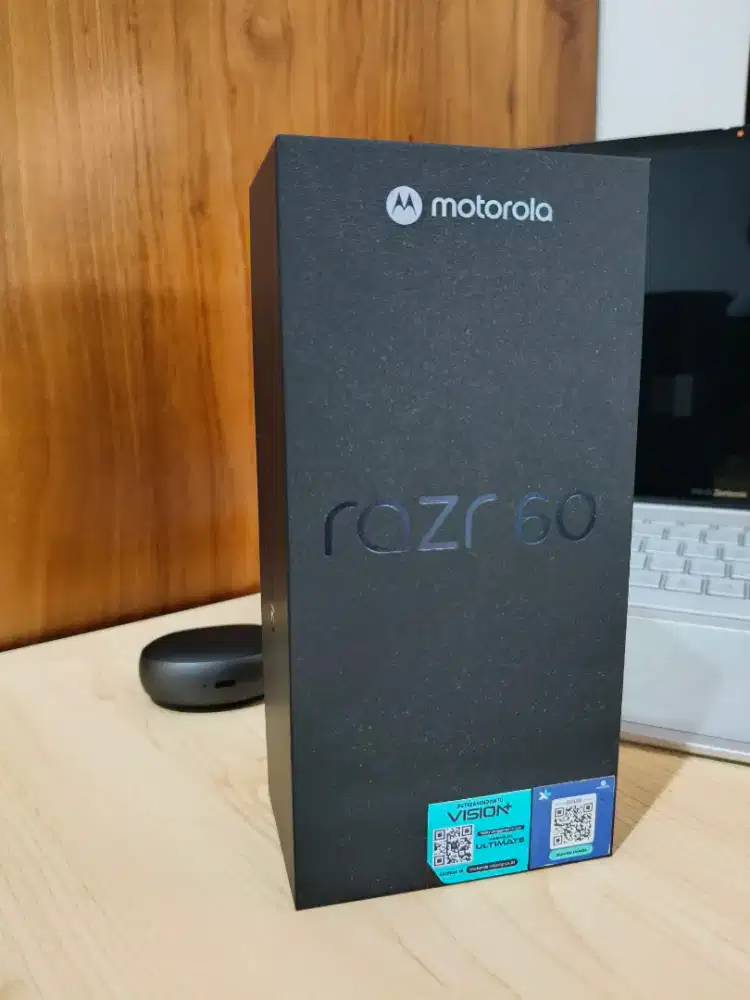 Motorola Razr 60 new hadiah dari kantor