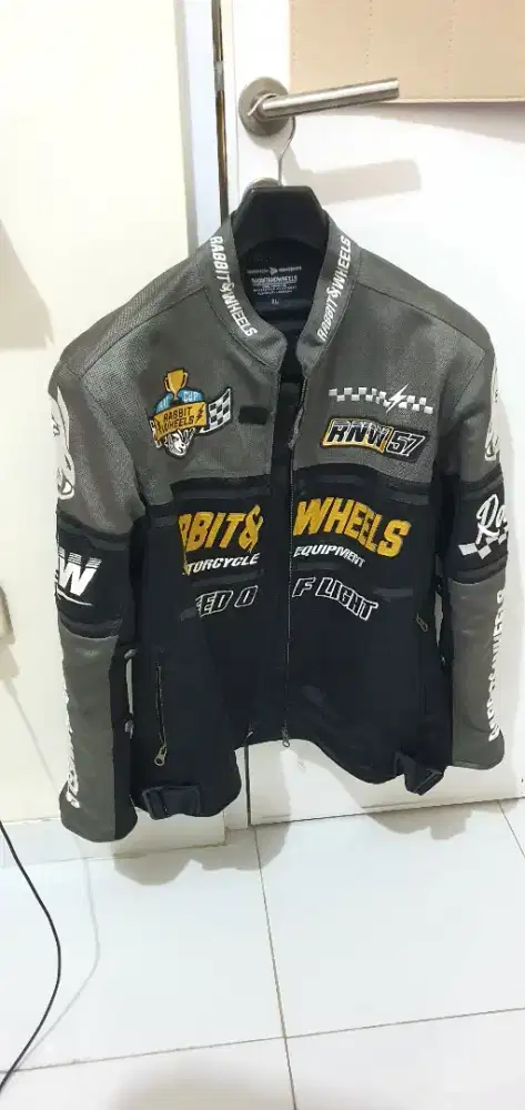 Rabbit And Wheels Carbon (XL)