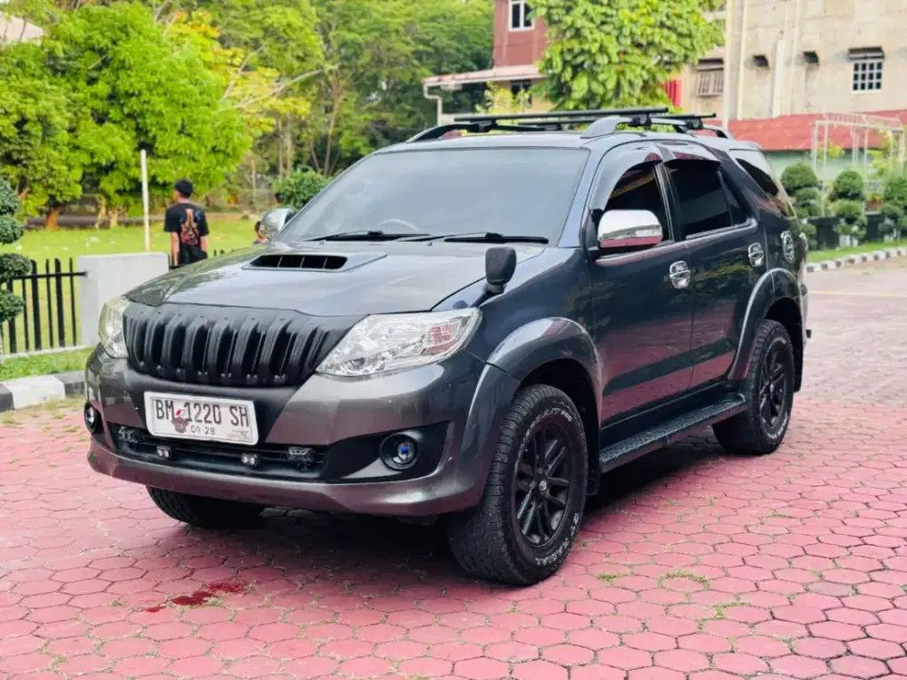 Fortuner vnt 2013 kondisi istimewa murah aja