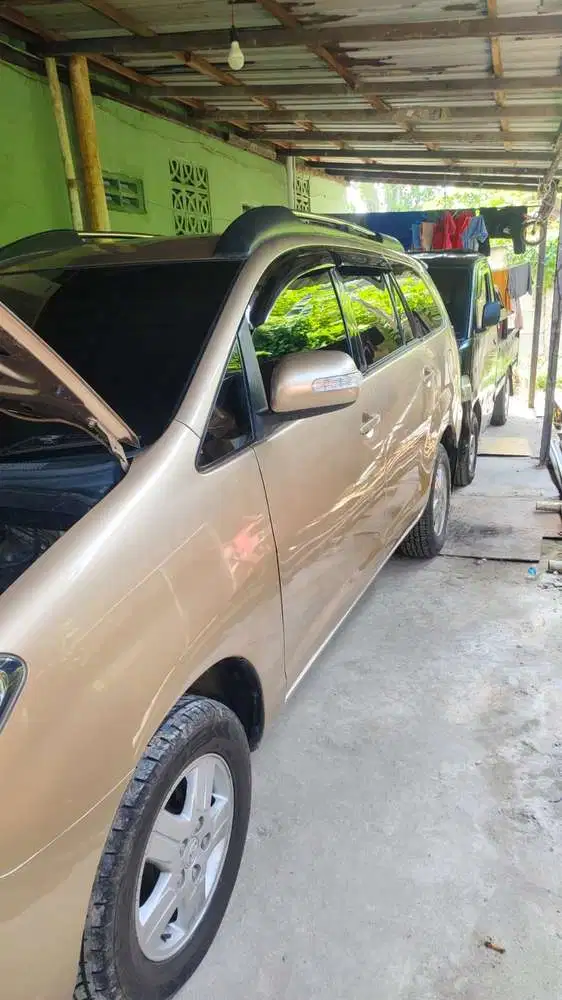 Toyota Kijang Innova 2005 Bensin