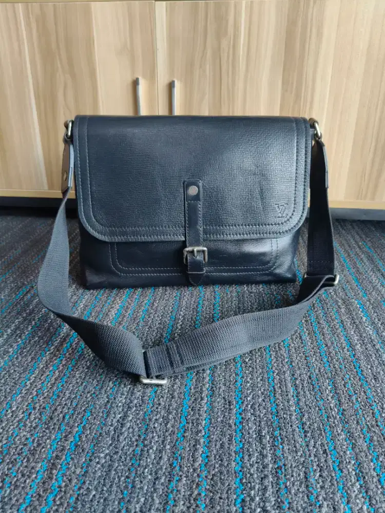 LOUIS VUITTON Omaha Utah messenger bag original asli