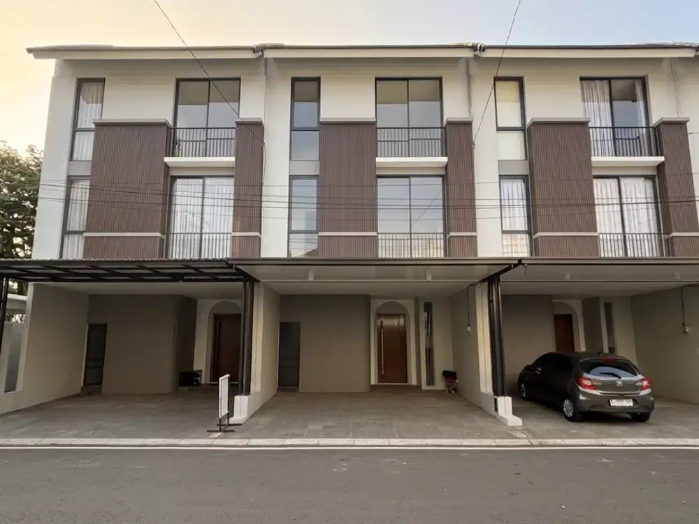 Townhouse 3 Lantai di Lebak Bulus dekat MRT Fatmawati
