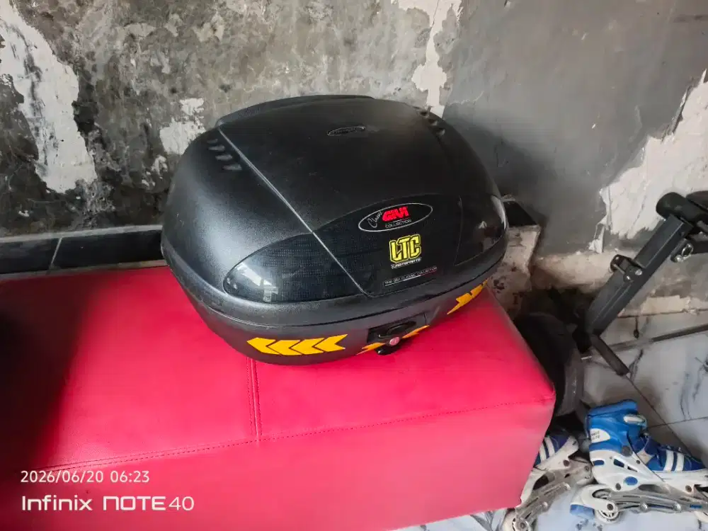 Box motor merk givi E45N