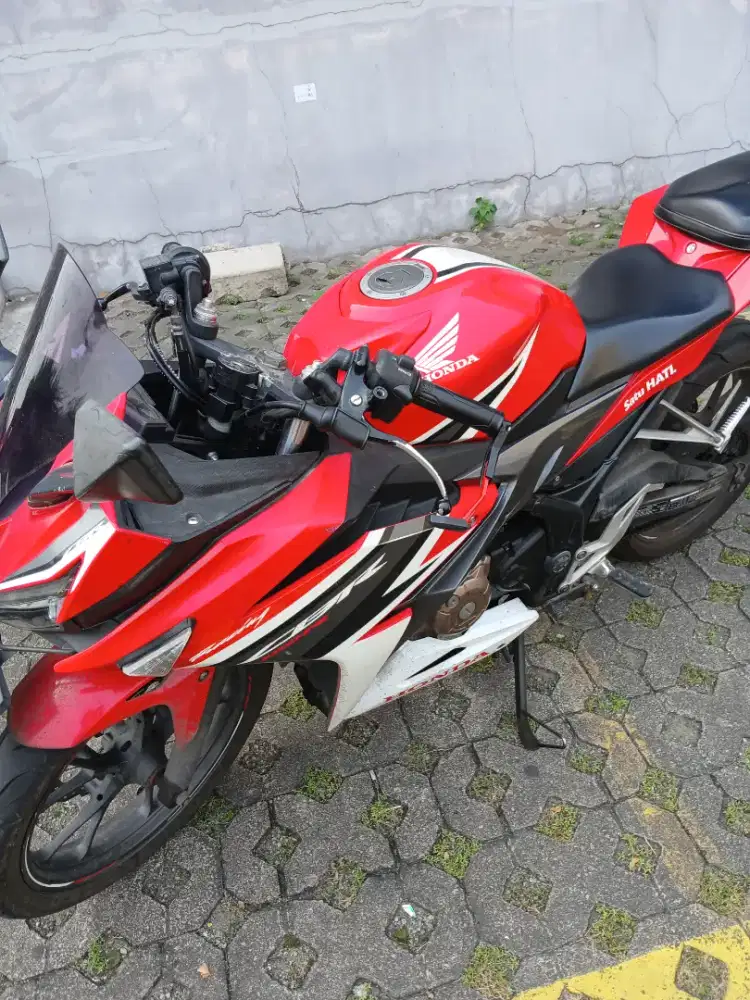 Jual santai cbr150r tahun 2018