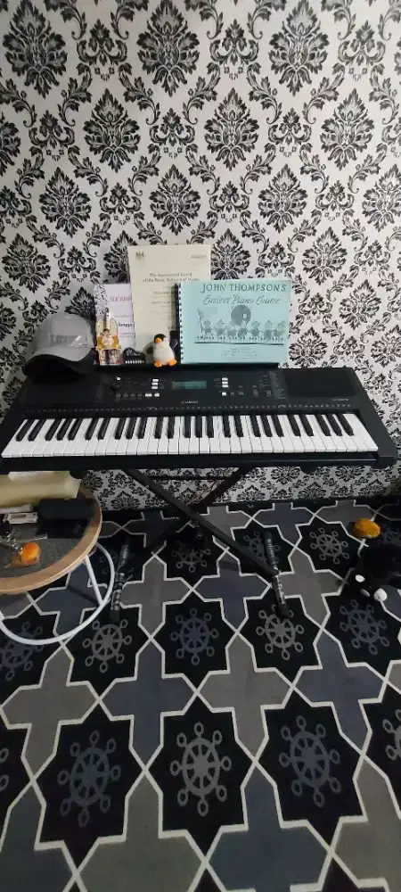 Yamaha PSR E373