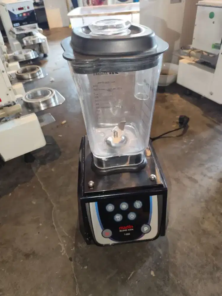 Merek & Tipe: commercial blender dari merek Madin