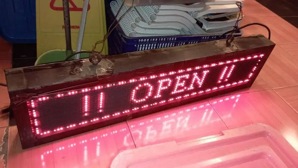 Lampu Led Teks Berjalan Running Text 105x25x9 cm (96x16)