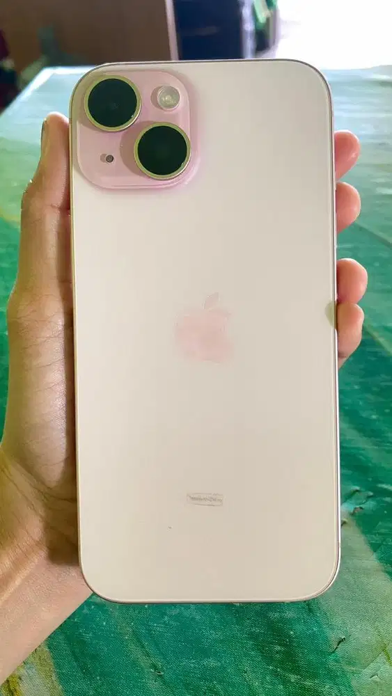 Iphone 15 ibox warna pink