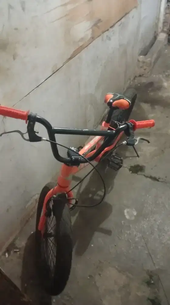 merek:bmx, kondisi masih layak pakai tinggal di bersihin doang