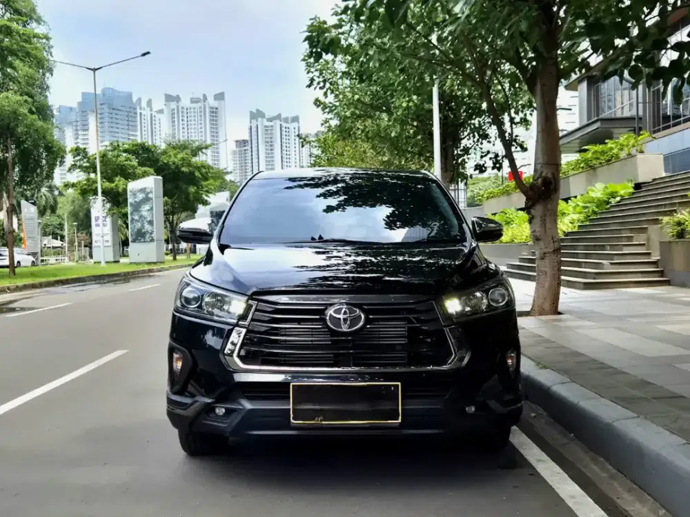 Toyota Innova Venturer Diesel 2022 Hitam