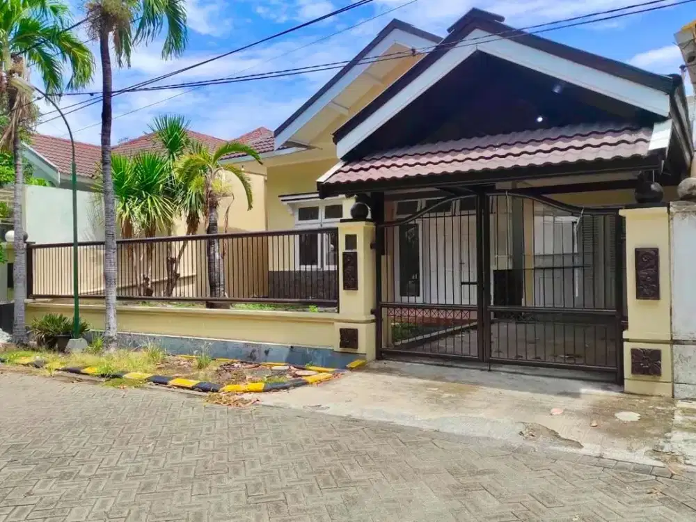 Dijual Rumah Bagus dan Terawat, Strategis di Rungkut Mapan, Surabaya
